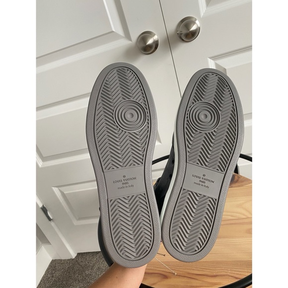 Used Louis Vuitton rivoli sneaker boot. Size 9. - Picture 4 of 7